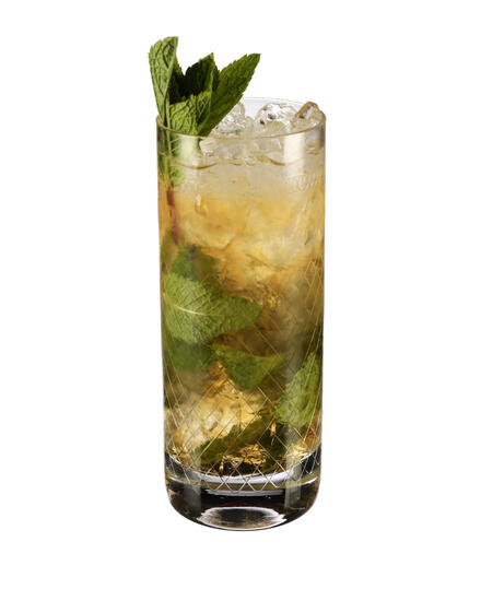 Jaws Julep bourbon / muddled mint / simple syrup served over crushed ice